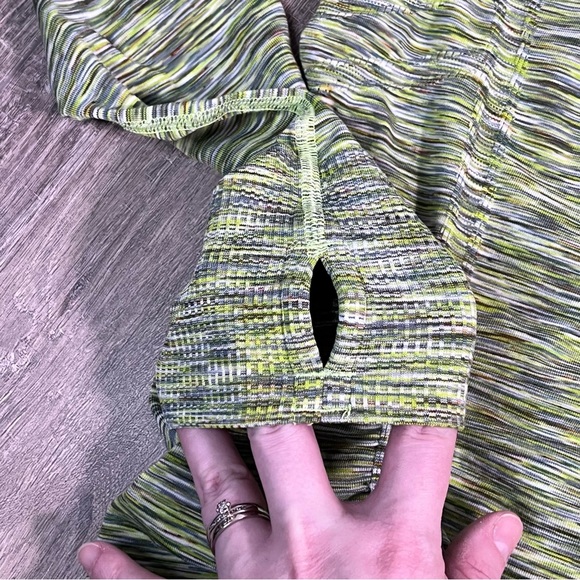 Athleta Fastest Track Long Sleeve Space Dye Green Top sz Medium - Picture 4 of 8